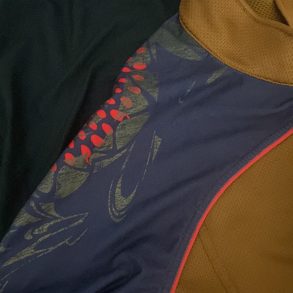 Nike jacket - Picture 2 of 6